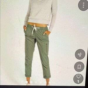 Vuori Green Ripstop Pant
XS